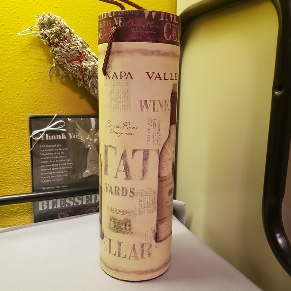 Vtg 2004 Chardonnay Tube/Cylinder/Wine Gift Box - Picture 10 of 14